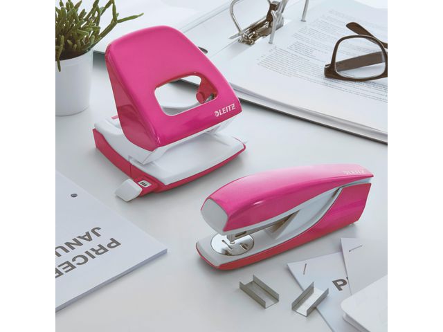 Häftapparat LEITZ WOW 5502 30ark cerise
